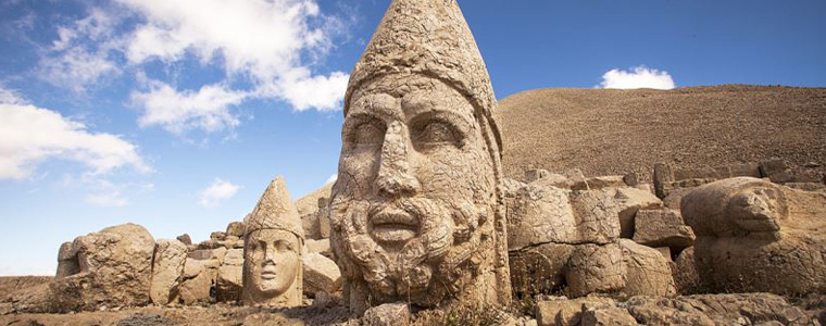 nemrut-dağı-heykelleri-türkiye